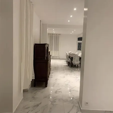 Villa Grande Demeure Avec Parc Privee Au Bord De La Riviere *