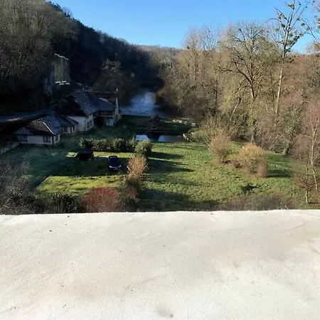 Grande Demeure Avec Parc Privee Au Bord De La Riviere Villa *