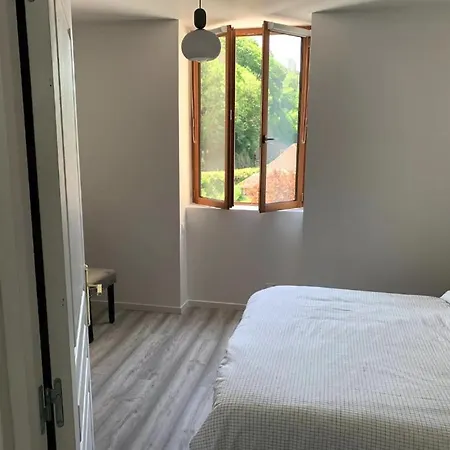 Grande Demeure Avec Parc Privee Au Bord De La Riviere Villa