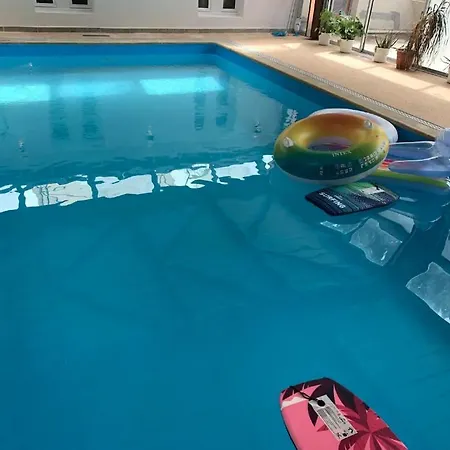 Grande Demeure Avec Parc Privee Au Bord De La Riviere Villa *